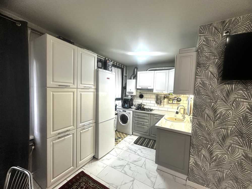 Продажа 2-комнатной квартиры 42 м²