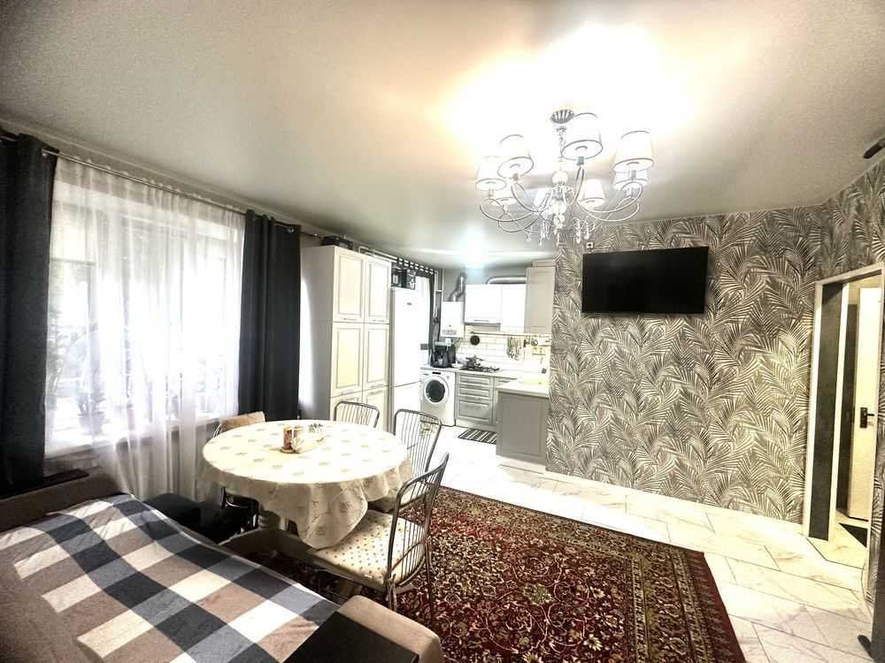 Продажа 2-комнатной квартиры 42 м²