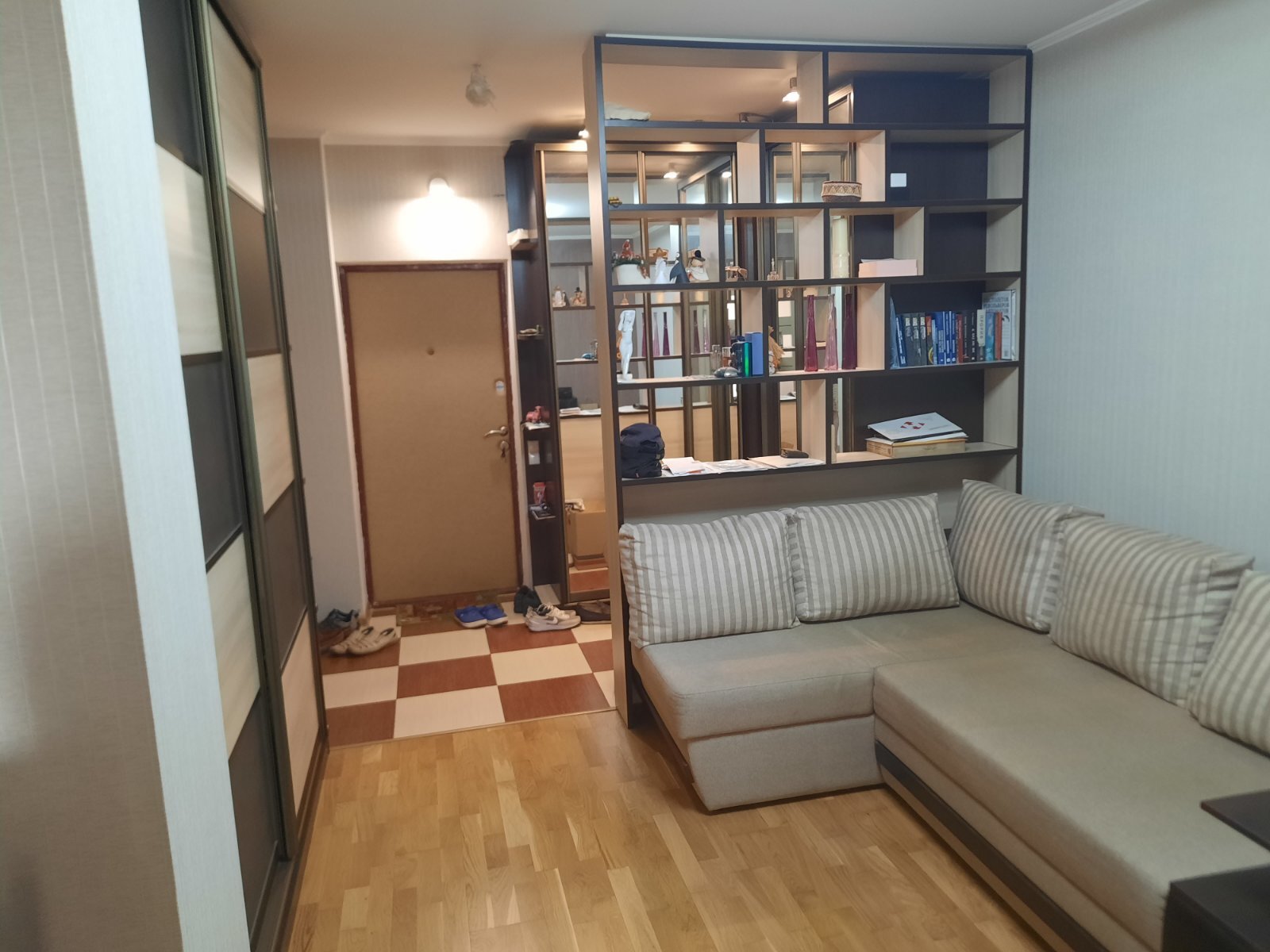 Продажа 1-комнатной квартиры 62 м²