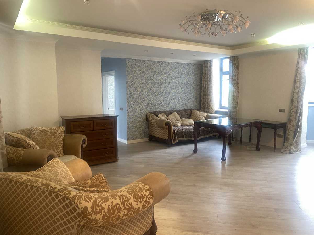 Продажа 4-комнатной квартиры 131 м², Ярославский пер., 4