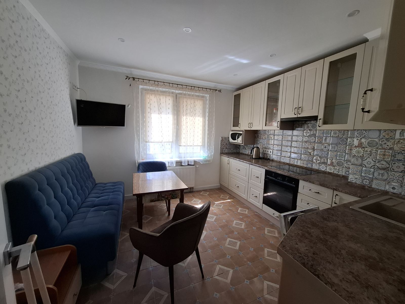 Оренда 2-кімнатної квартири 77 м², Сергія Данченка вул., 5