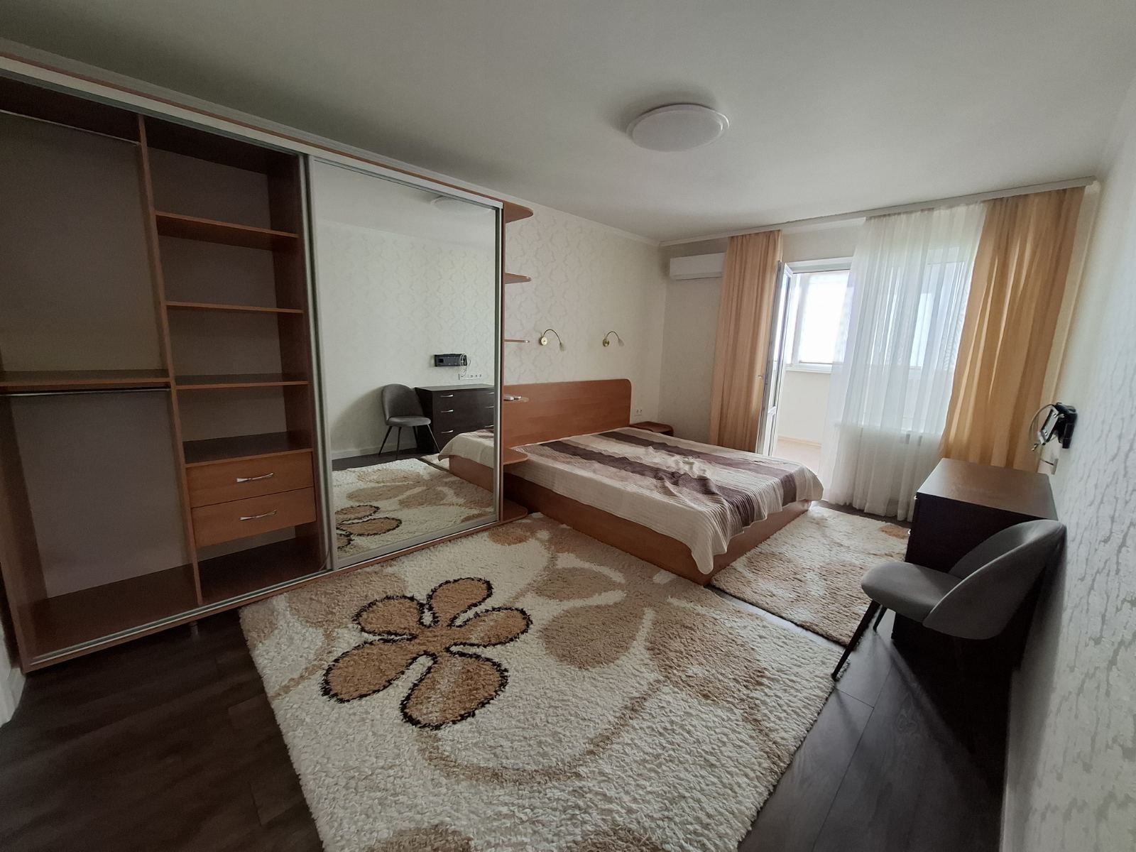 Оренда 2-кімнатної квартири 77 м², Сергія Данченка вул., 5