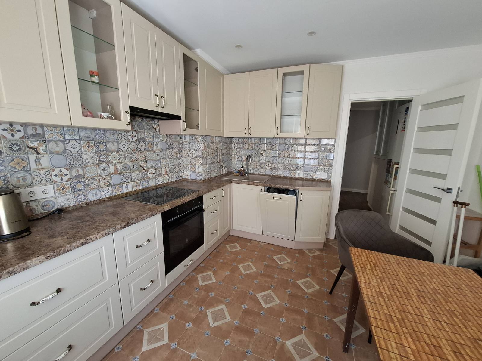 Оренда 2-кімнатної квартири 77 м², Сергія Данченка вул., 5