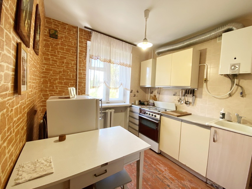 Продажа 2-комнатной квартиры 42.5 м², Генерала Карпенко ул.