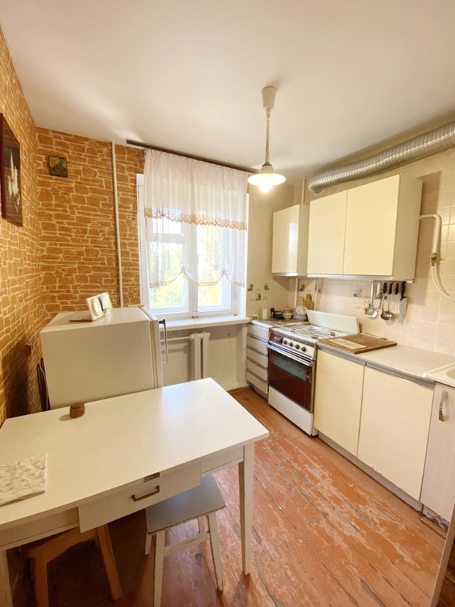 Продажа 2-комнатной квартиры 42.5 м², Генерала Карпенко ул.