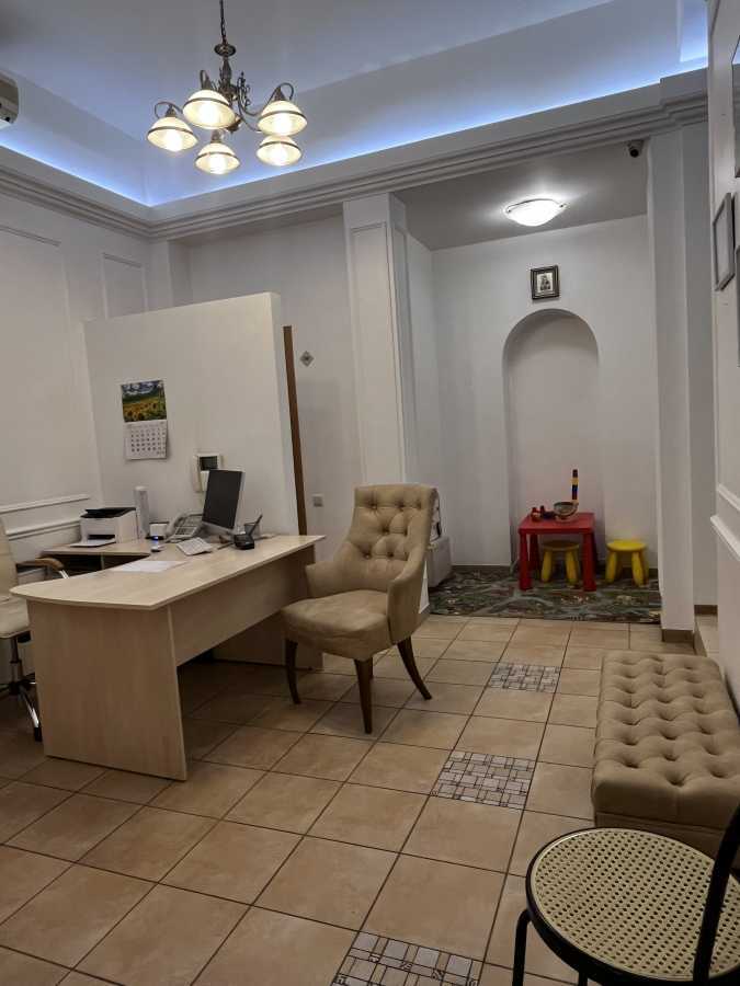 Оренда приміщення вільного призначення 241.4 м², Січових Стрільців вул., 42