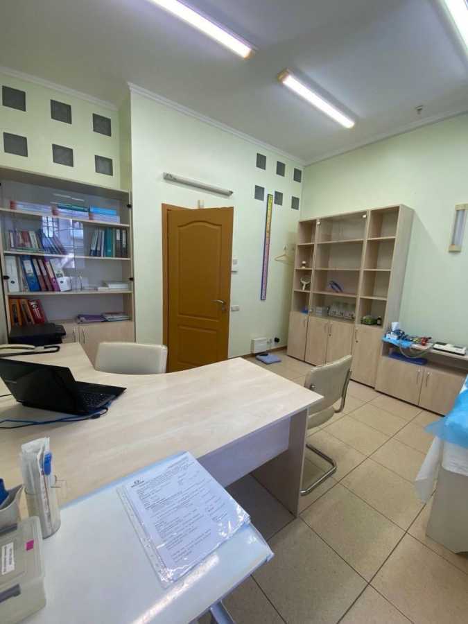 Оренда приміщення вільного призначення 241.4 м², Січових Стрільців вул., 42