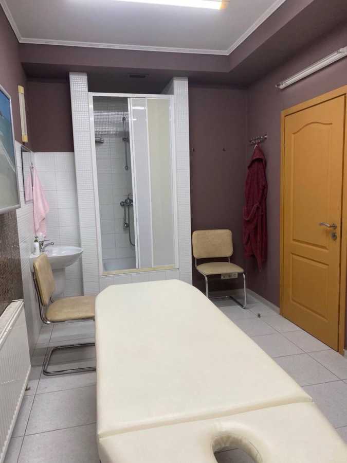 Оренда приміщення вільного призначення 241.4 м², Січових Стрільців вул., 42