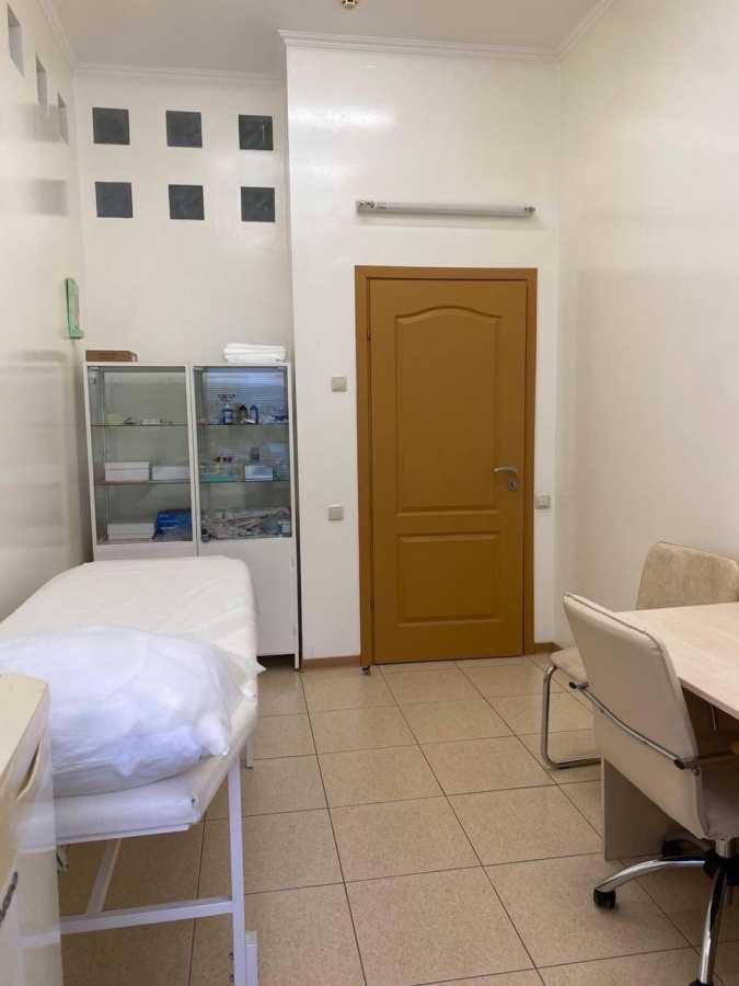 Оренда приміщення вільного призначення 241.4 м², Січових Стрільців вул., 42