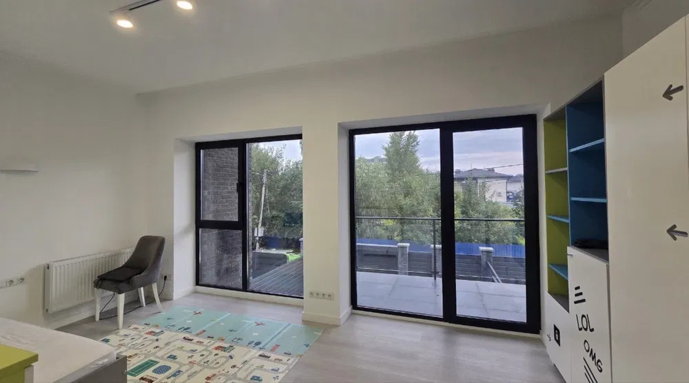 Оренда будинку 250 м², Жулянська вул.