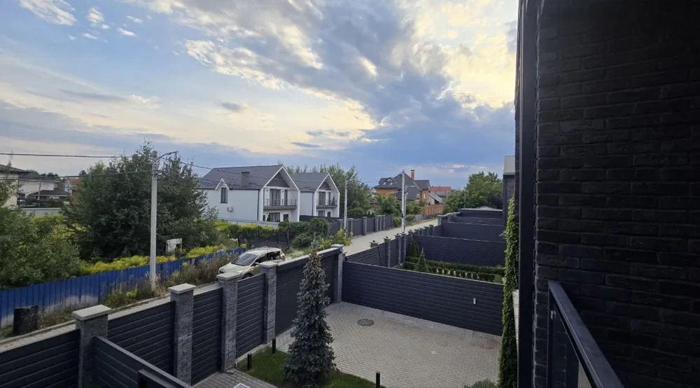 Оренда будинку 250 м², Жулянська вул.