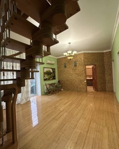 Оренда котеджу 255 м², Дорогожицька вул.