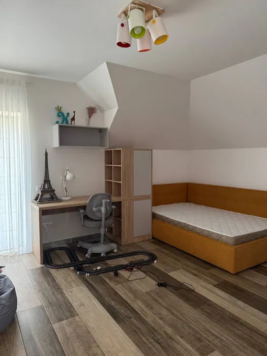 Оренда будинку 220 м²