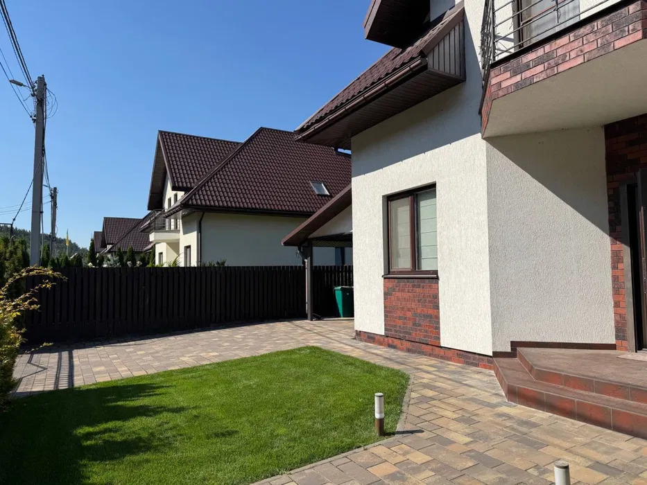 Оренда будинку 220 м²