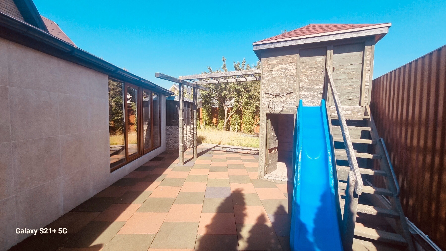Продаж будинку 220 м²