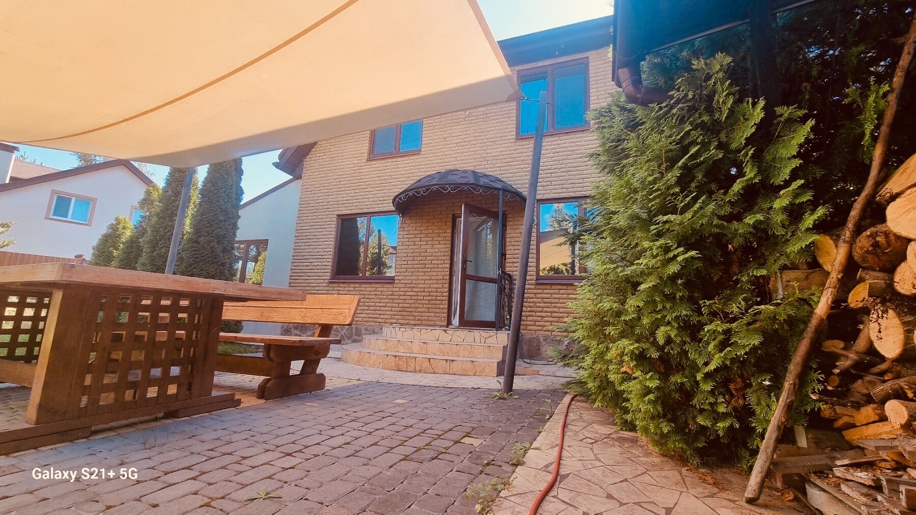 Продаж будинку 220 м²
