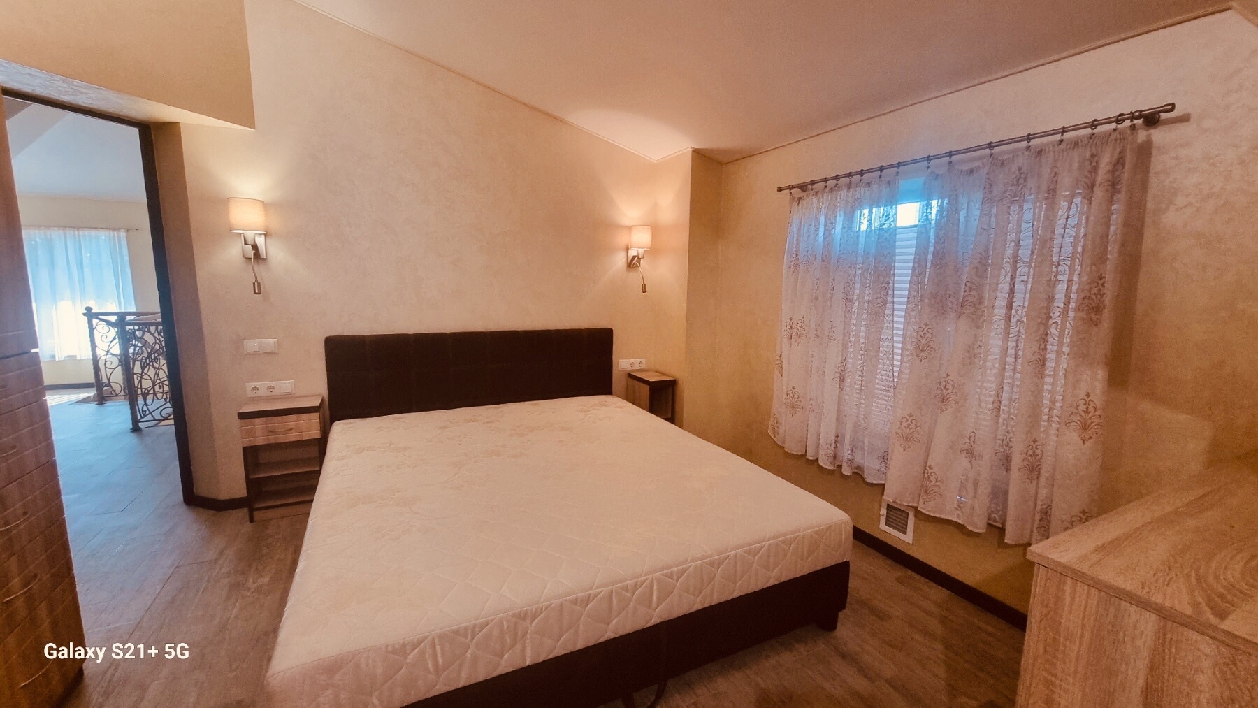 Продаж будинку 220 м²