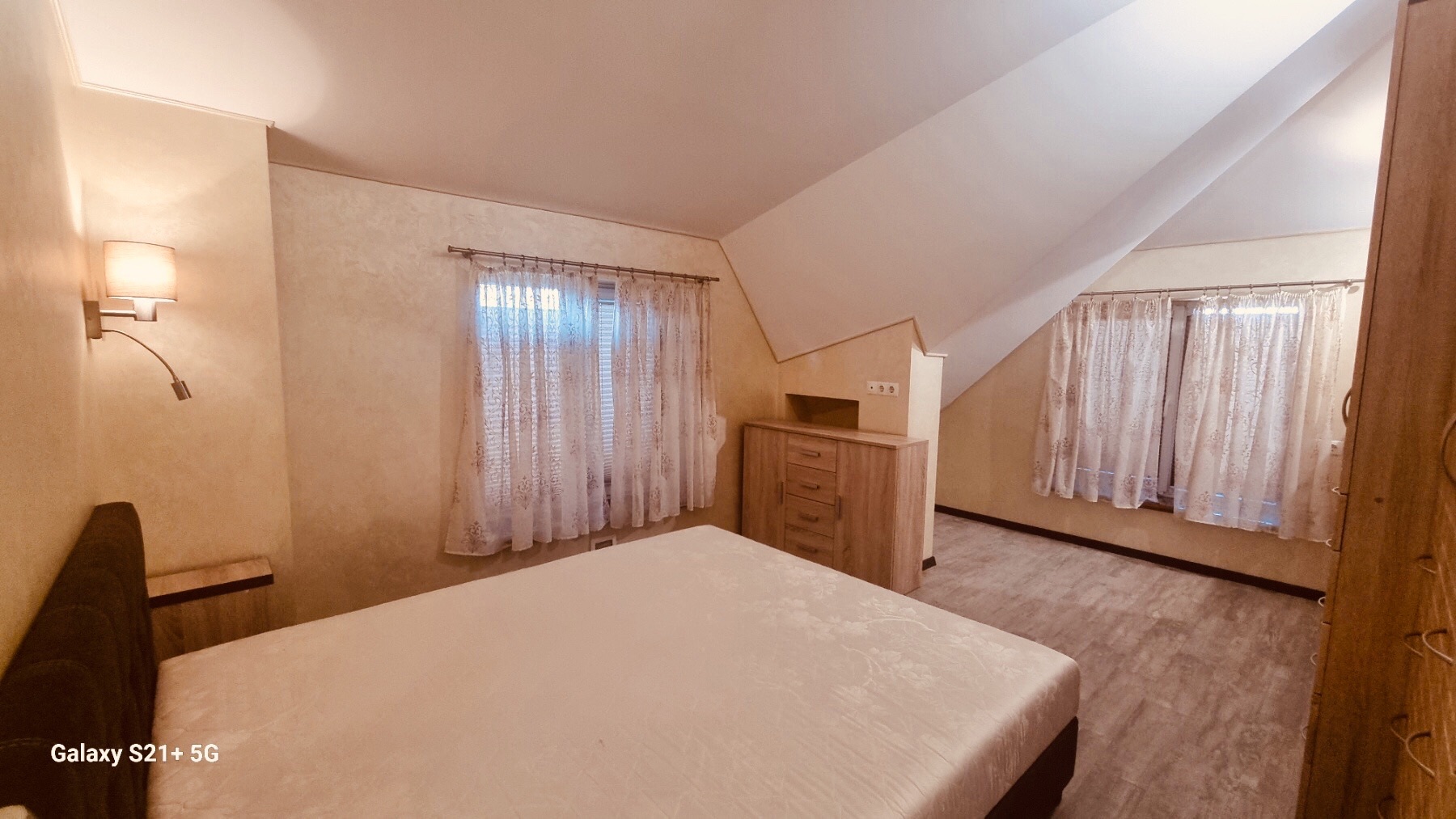 Продаж будинку 220 м²