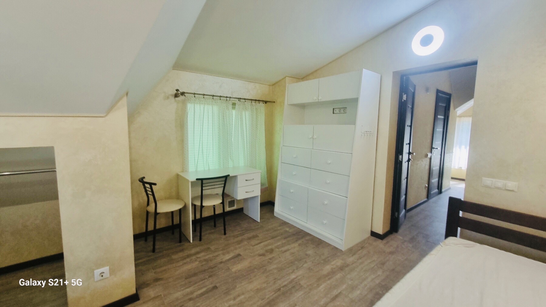 Продаж будинку 220 м²
