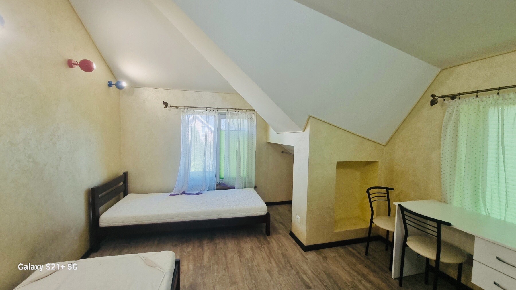 Продаж будинку 220 м²