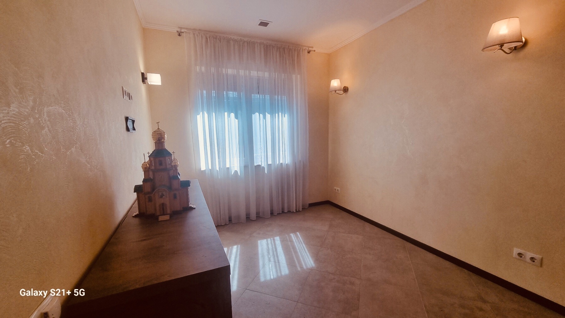 Продаж будинку 220 м²