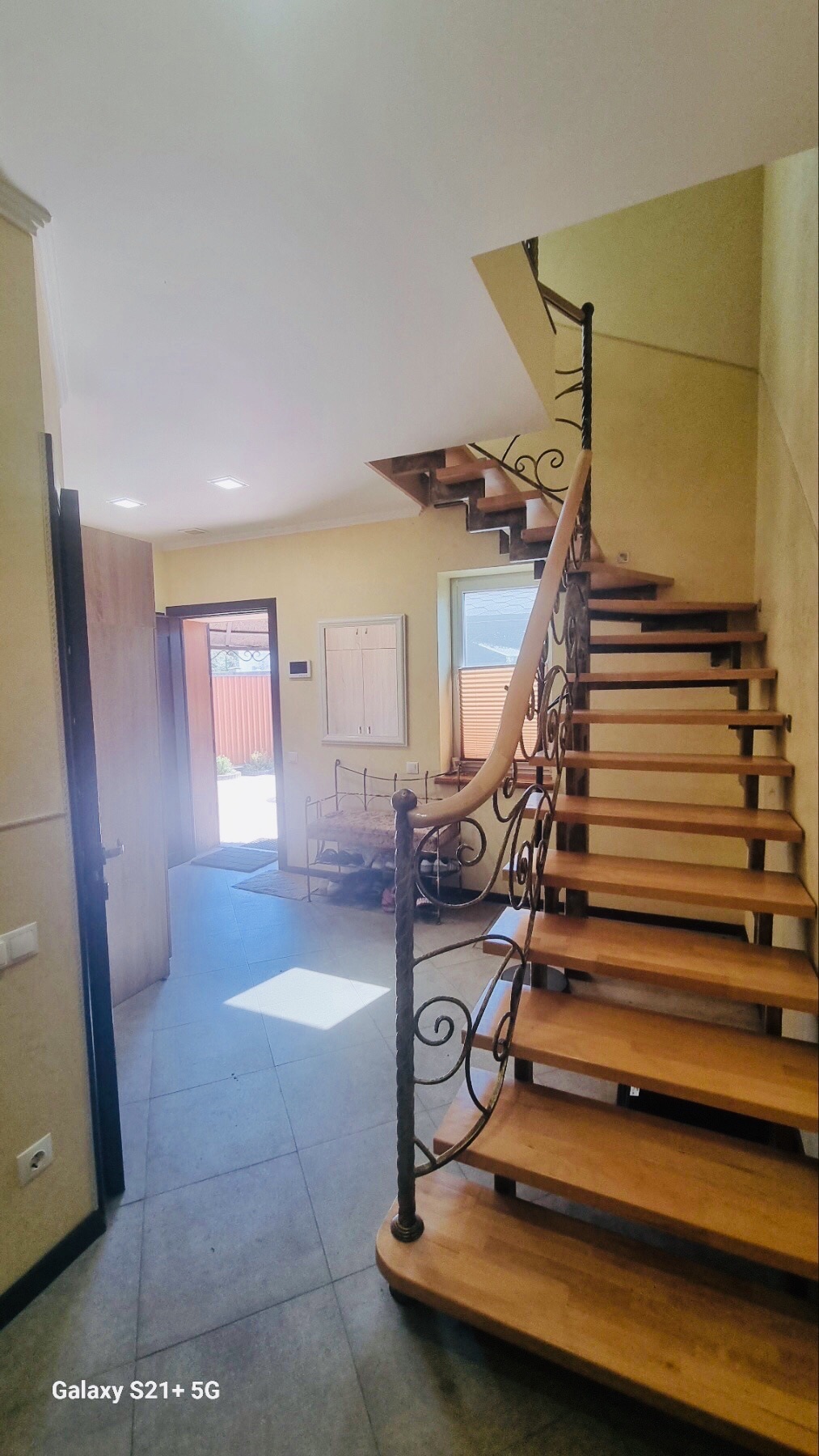 Продаж будинку 220 м²