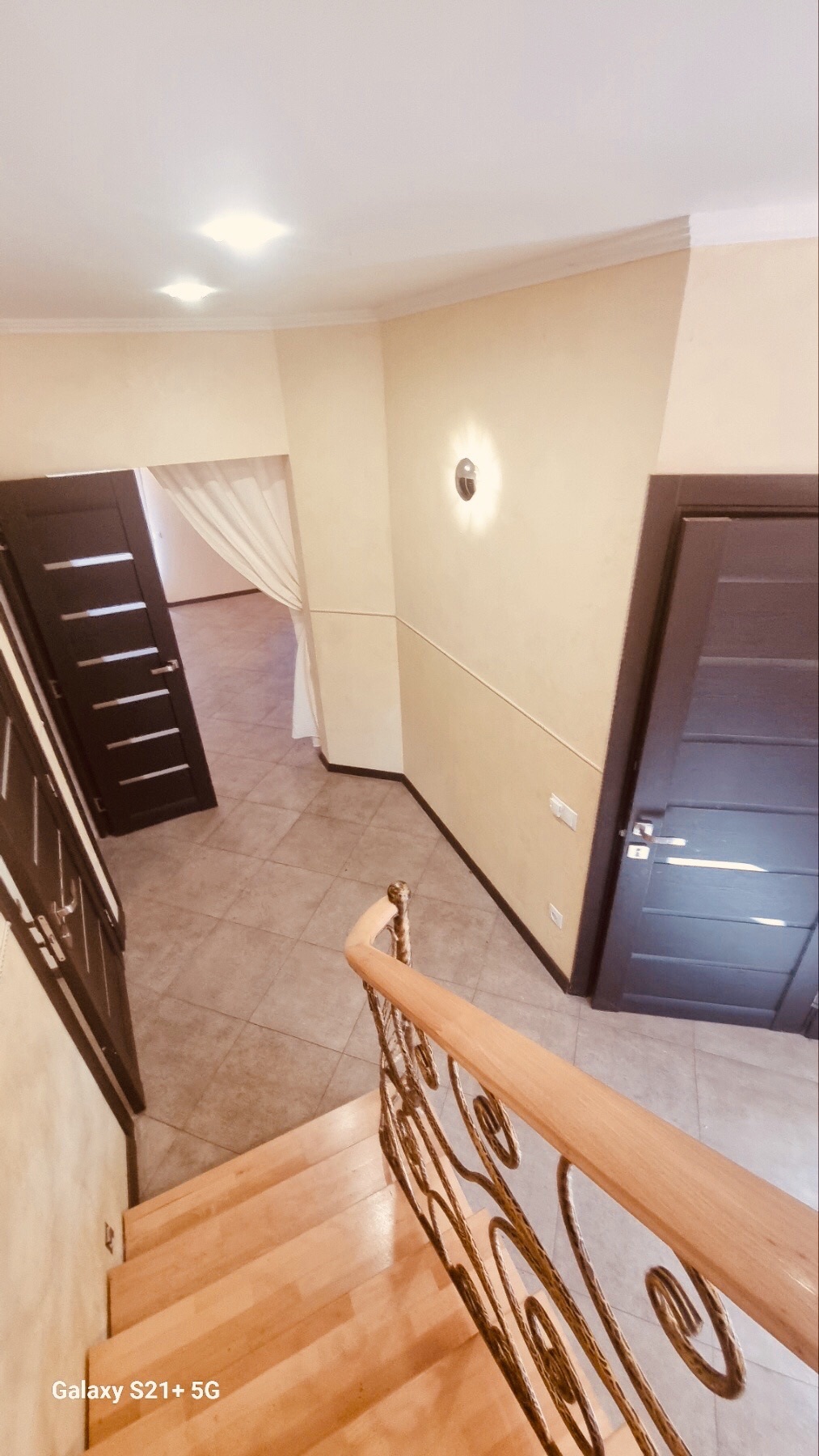 Продаж будинку 220 м²