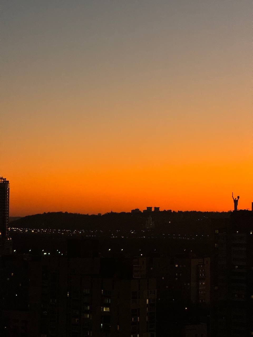 Продаж 3-кімнатної квартири 75 м², Каховська вул., 60