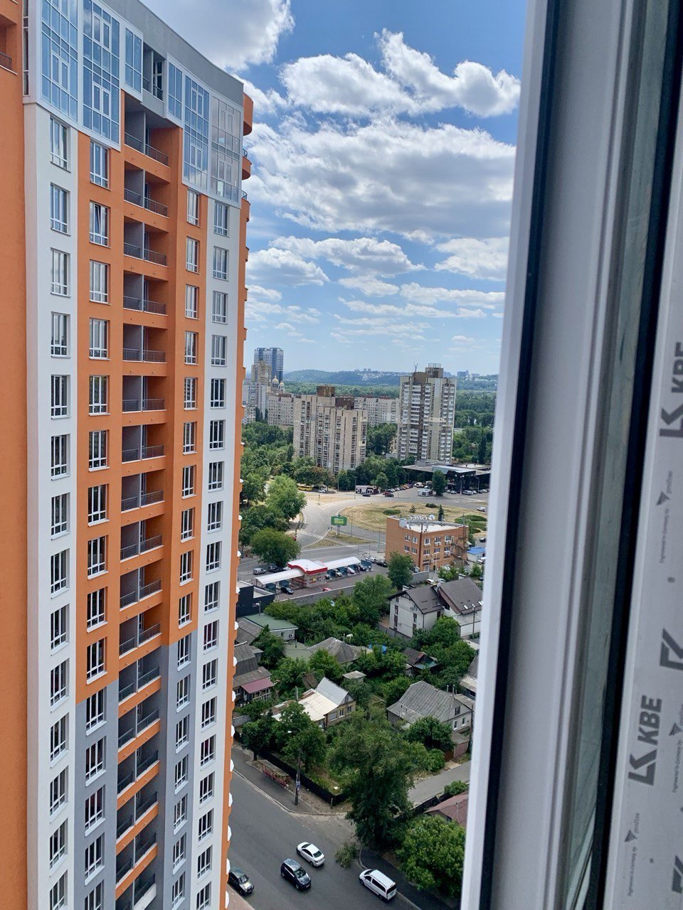 Продаж 3-кімнатної квартири 75 м², Каховська вул., 60