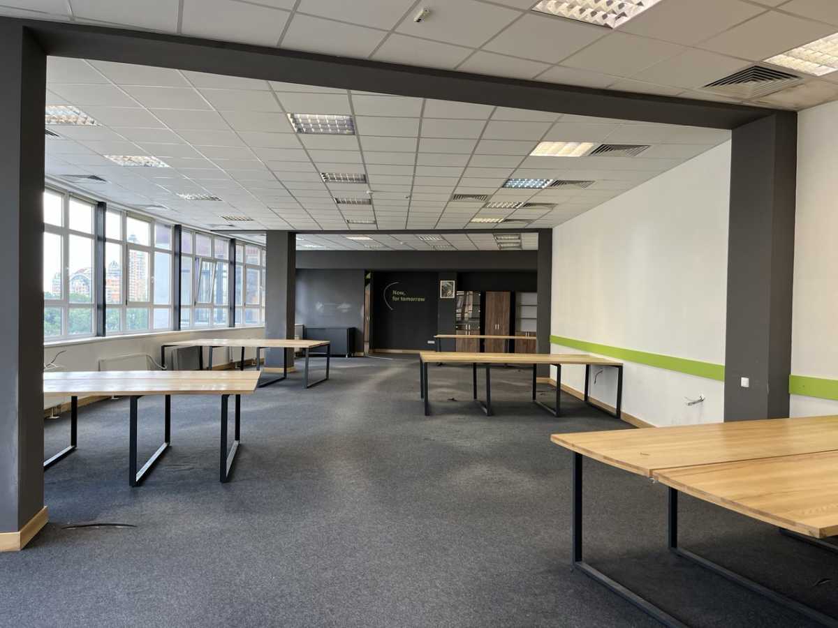 Аренда офиса 300 м², Евгения Коновальца ул., 36Д