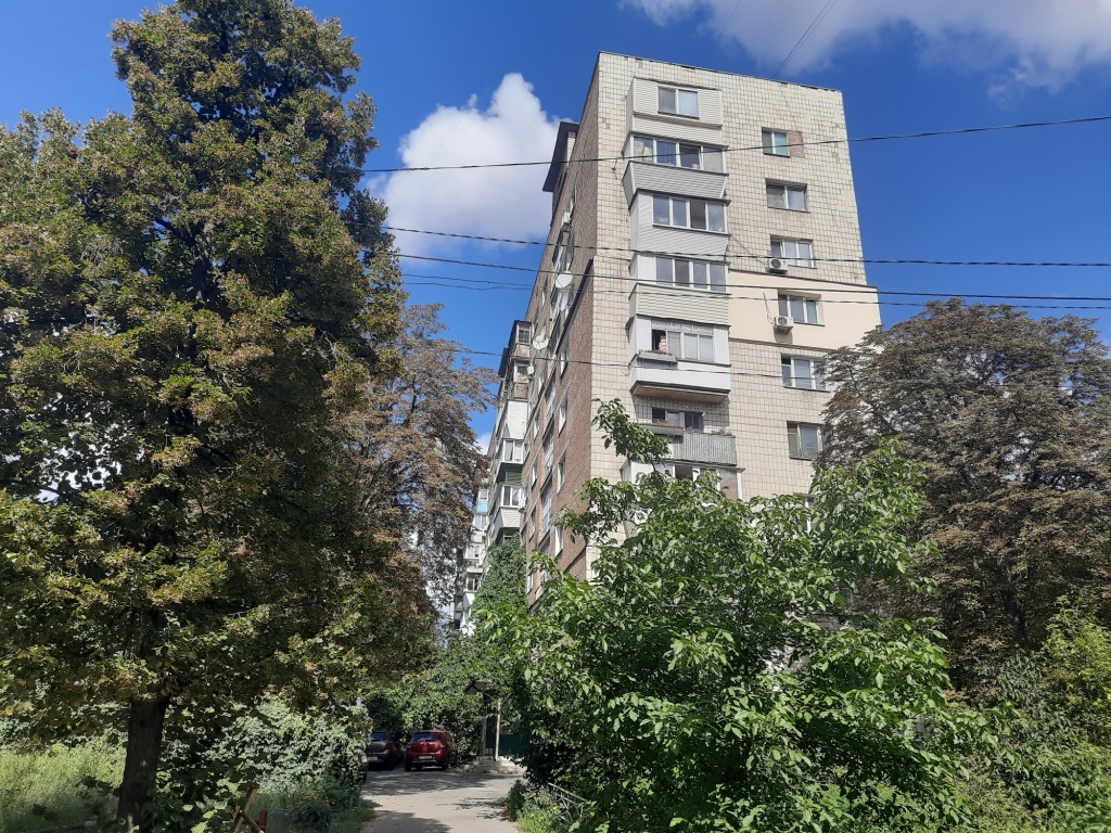 Продаж 2-кімнатної квартири 45 м², Кирилівська вул., 131