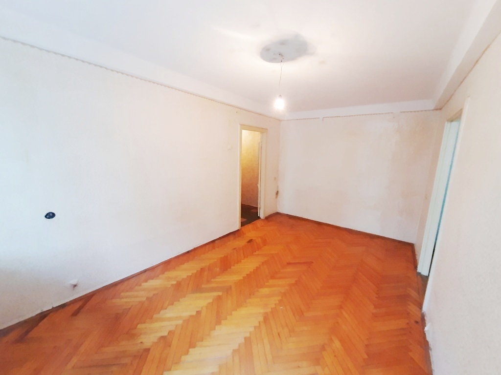 Продаж 2-кімнатної квартири 45 м², Кирилівська вул., 131