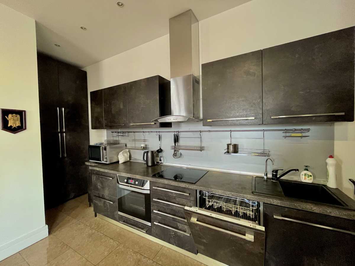 Продажа 4-комнатной квартиры 190 м², Владимира Антоновича ул., 140