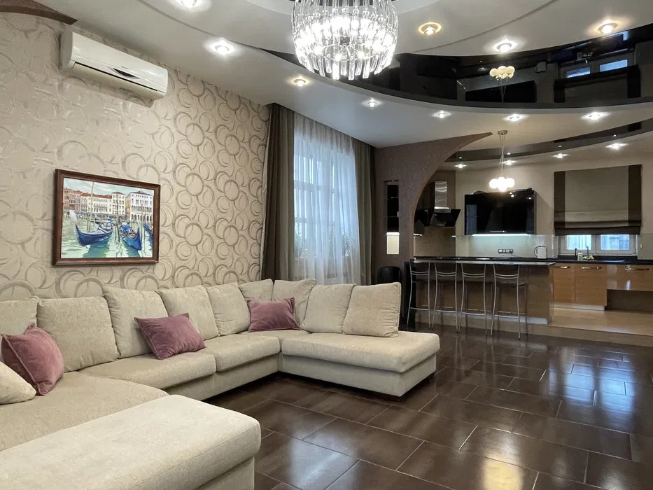 Котедж подобово 450 м², Осокорки,Центральна