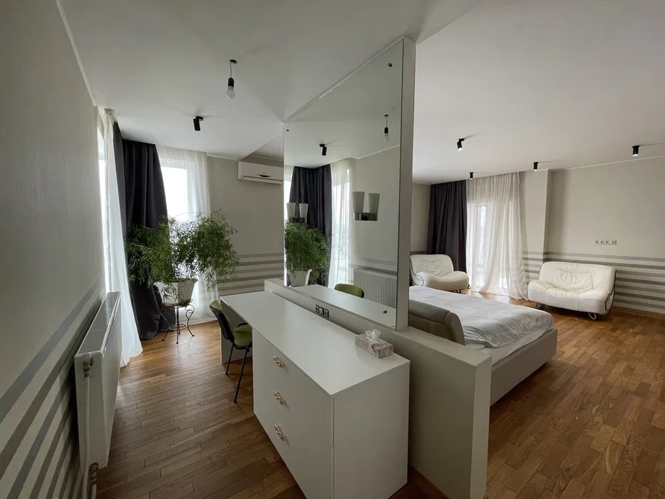 Котедж подобово 450 м², Осокорки,Центральна