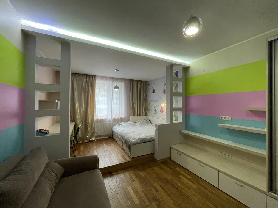 Котедж подобово 450 м², Осокорки,Центральна