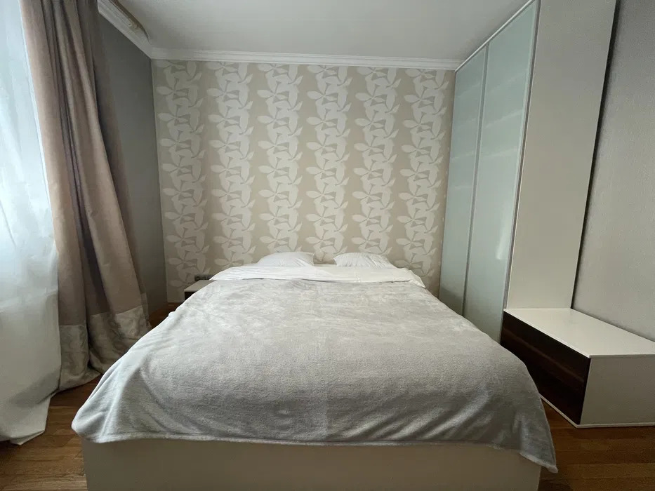 Котедж подобово 450 м², Осокорки,Центральна