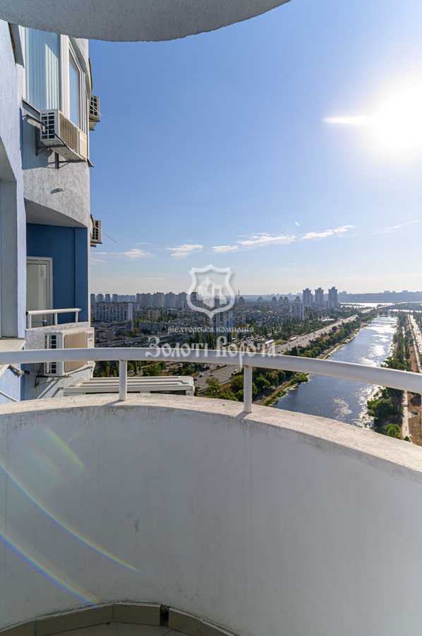 Продажа 1-комнатной квартиры 47 м², Соборности просп., 30
