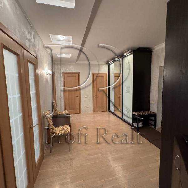 Продажа 3-комнатной квартиры 113 м², Нежинская ул., 5