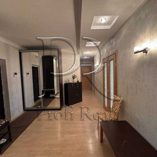 Продажа 3-комнатной квартиры 113 м², Нежинская ул., 5