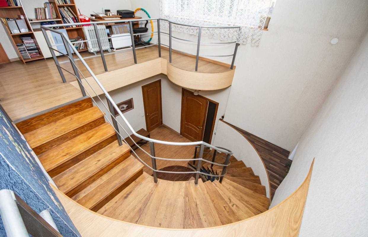 Продаж будинку 281.4 м², Вишнева вул.
