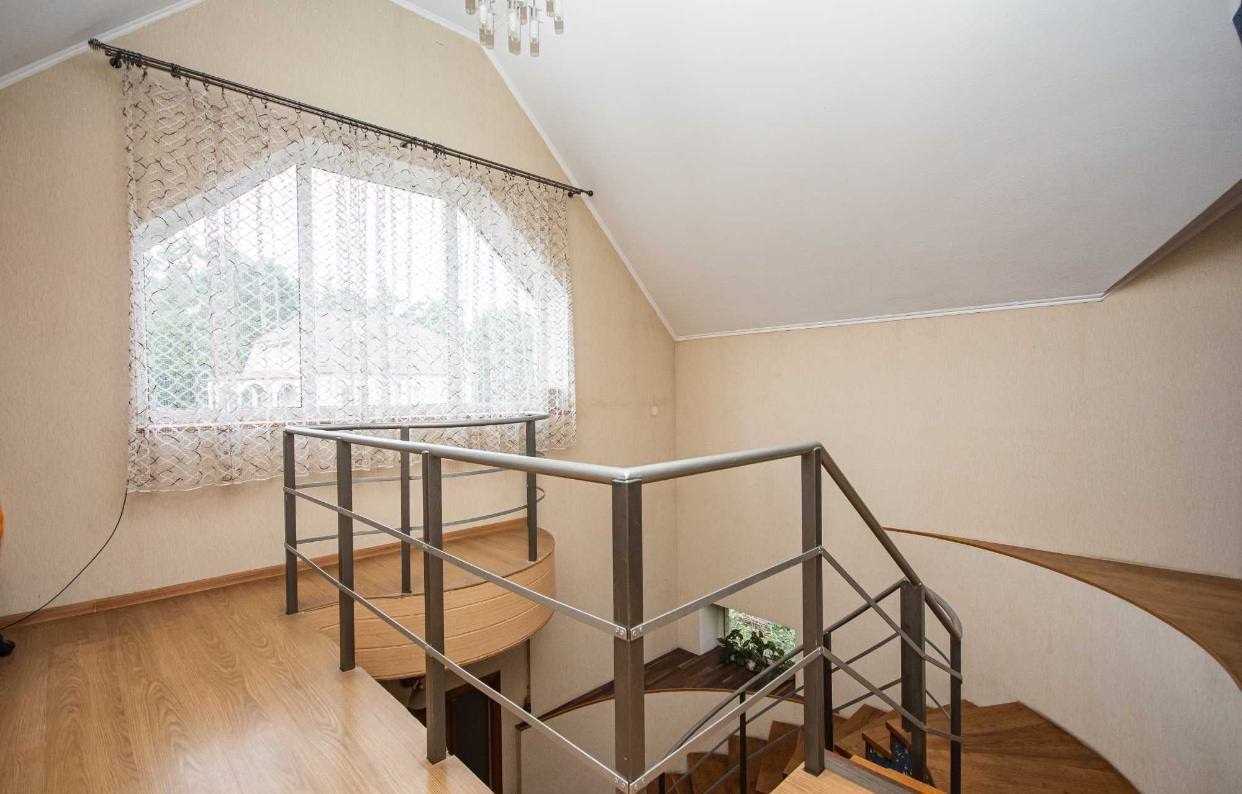 Продаж будинку 281.4 м², Вишнева вул.