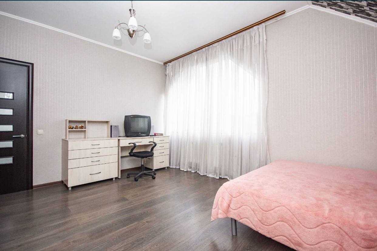 Продаж будинку 281.4 м², Вишнева вул.