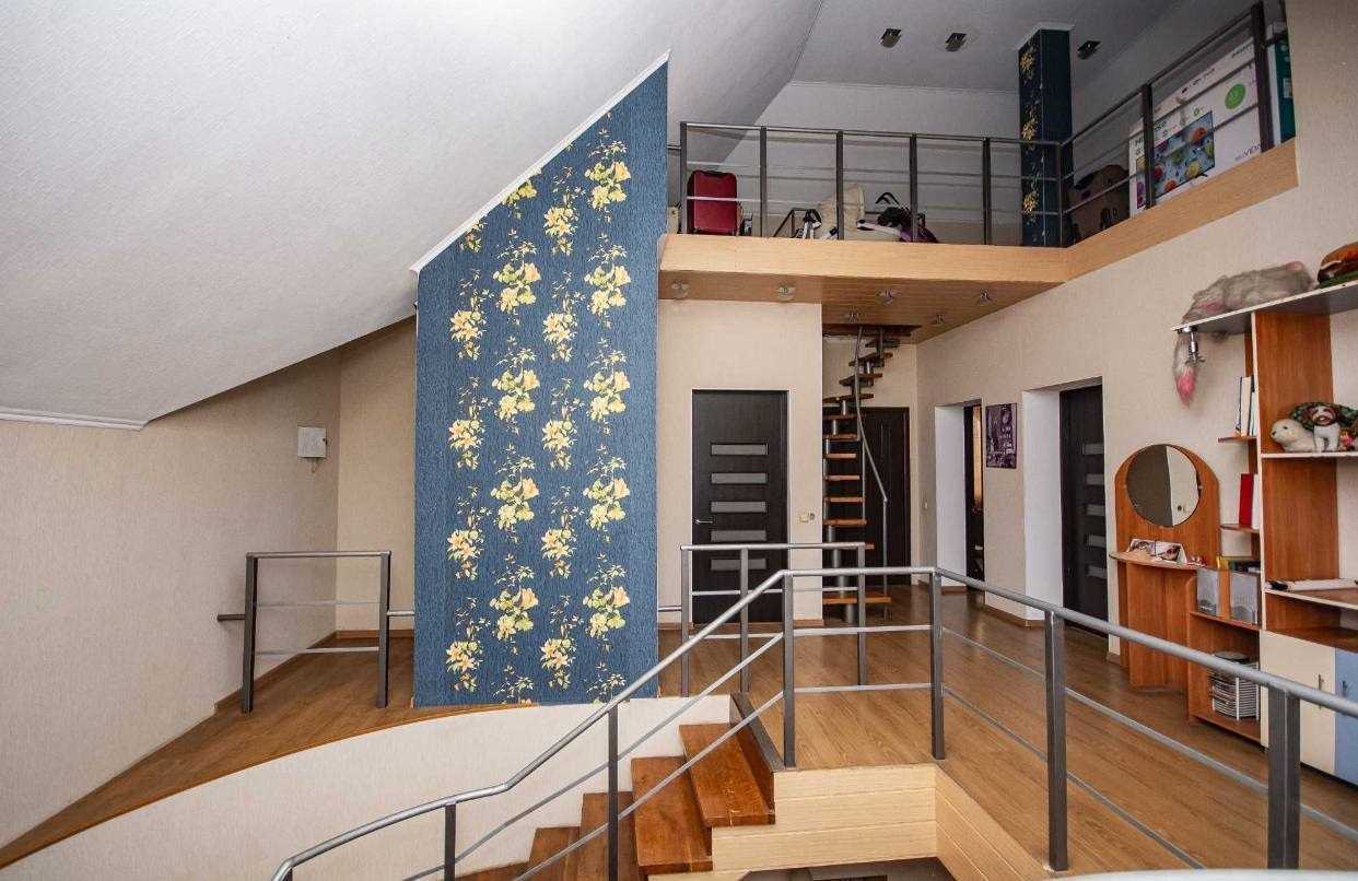 Продаж будинку 281.4 м², Вишнева вул.
