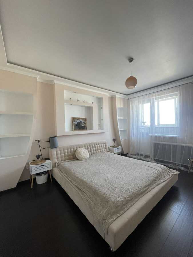 Продажа 3-комнатной квартиры 110 м², Срибнокильская ул., 1