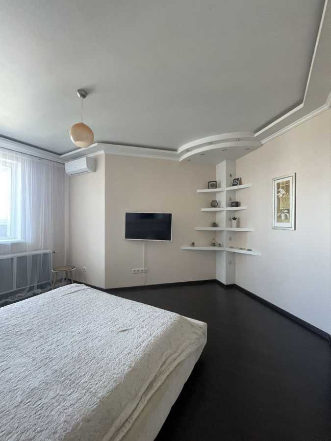 Продажа 3-комнатной квартиры 110 м², Срибнокильская ул., 1