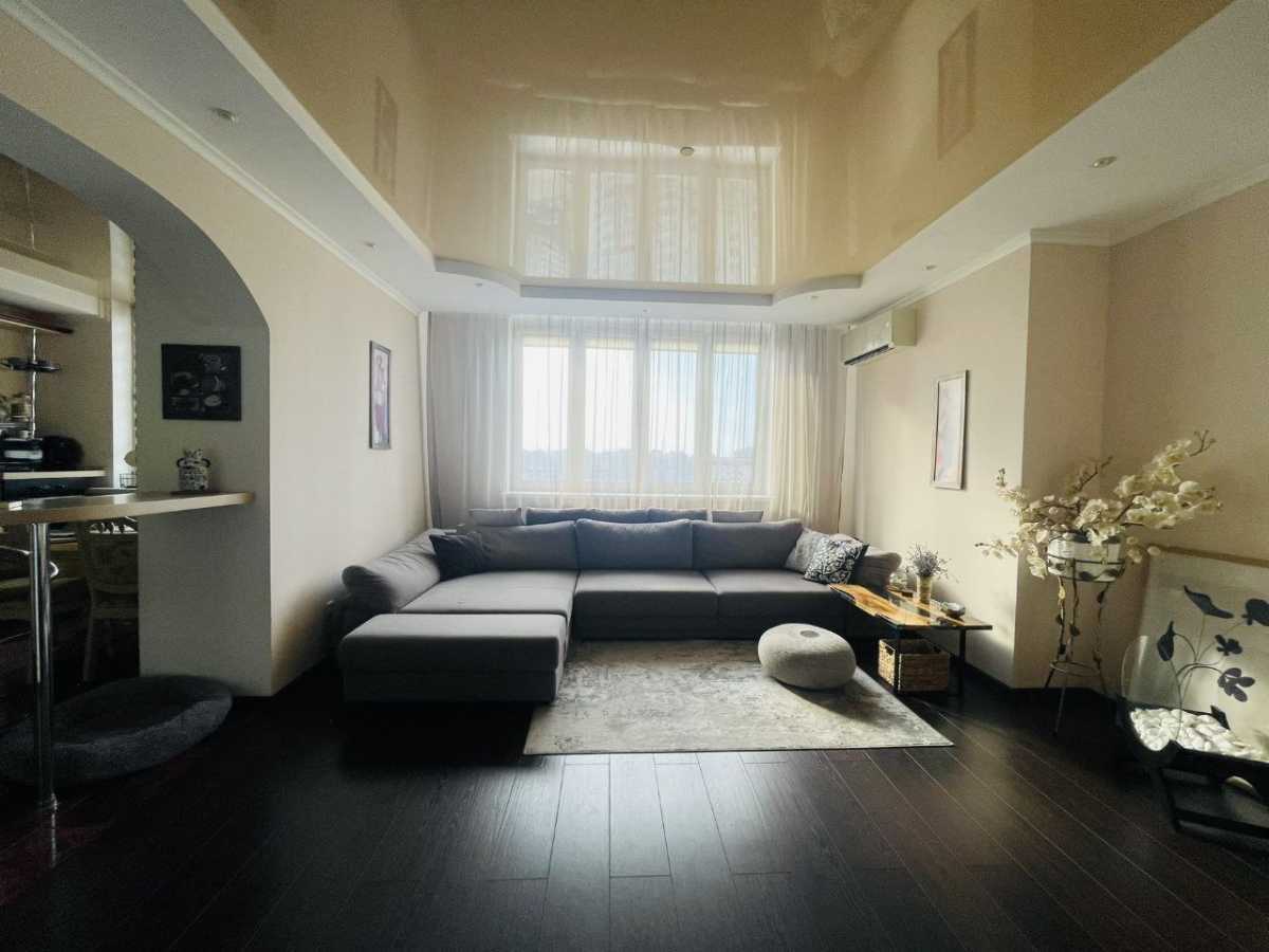 Продажа 3-комнатной квартиры 110 м², Срибнокильская ул., 1