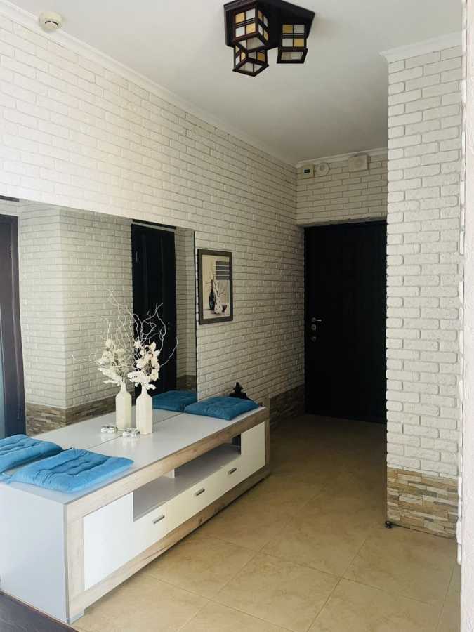 Продажа 3-комнатной квартиры 110 м², Срибнокильская ул., 1