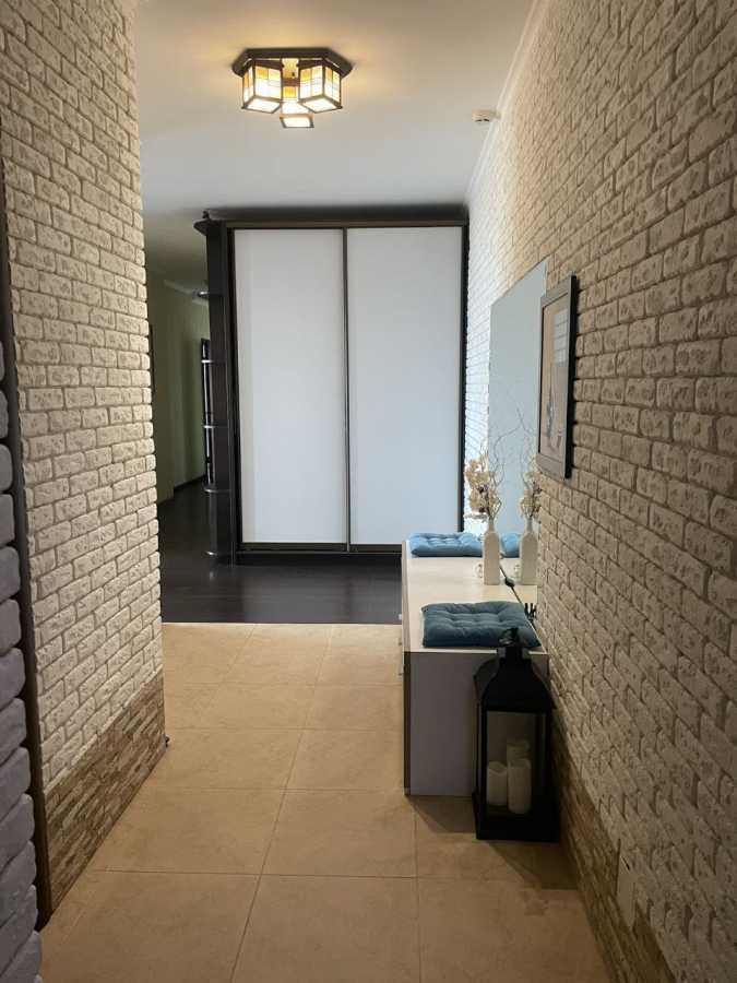 Продажа 3-комнатной квартиры 110 м², Срибнокильская ул., 1