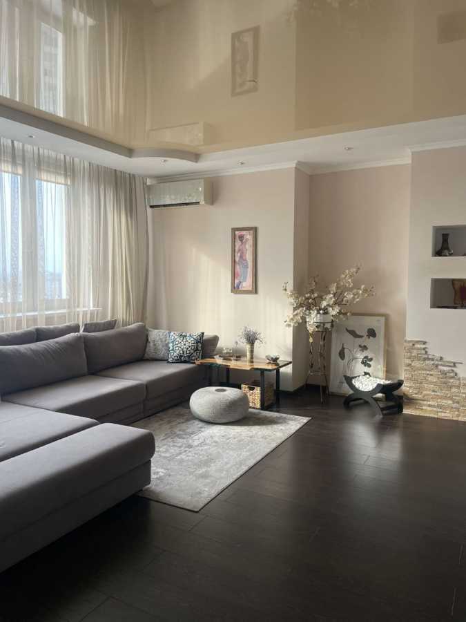 Продажа 3-комнатной квартиры 110 м², Срибнокильская ул., 1